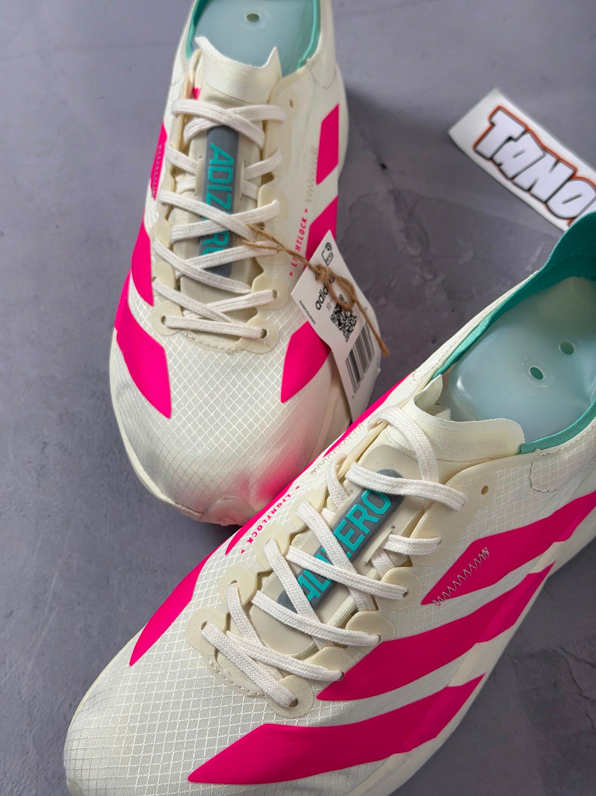 Tênis Adidas Adizero Adios Pro 4 - Offwhite/Pink