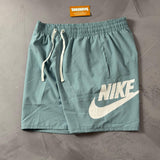 Shorts Tactel Nike Club - Azul Bebê