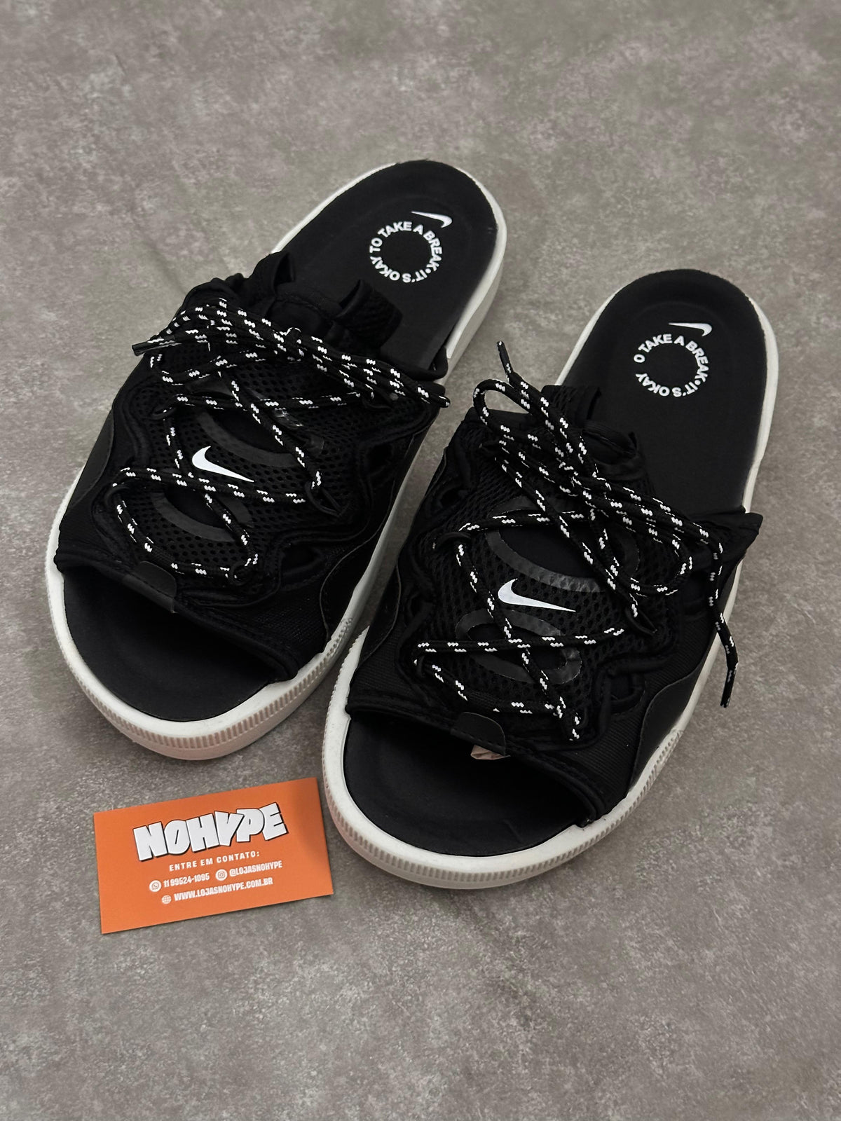 Chinelo Slide Offline Nike - Preto e Branco