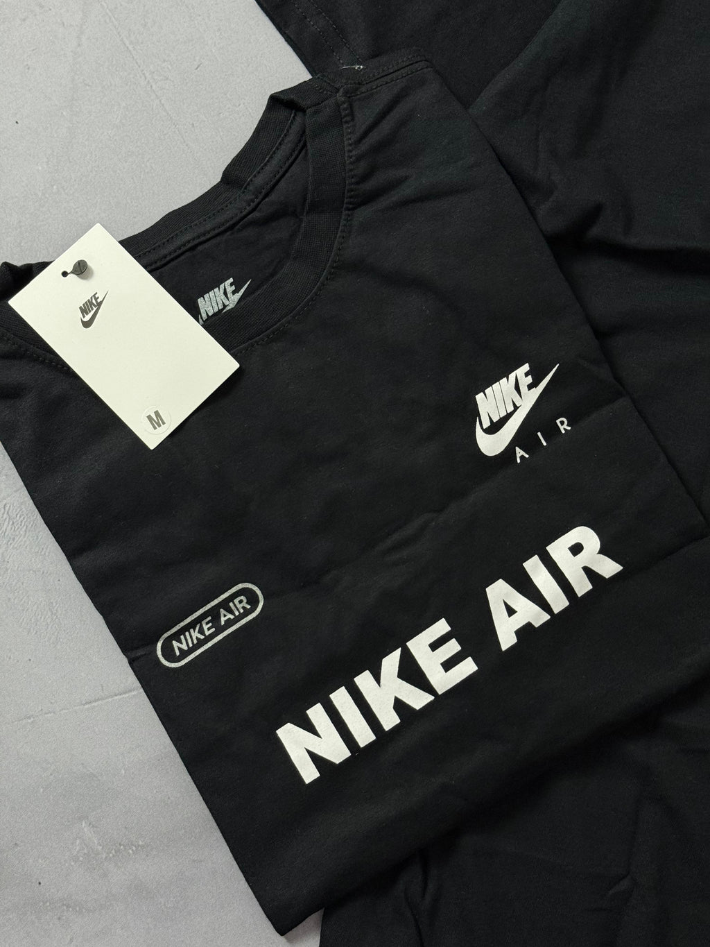 Camiseta Nike Air Futura - Preto