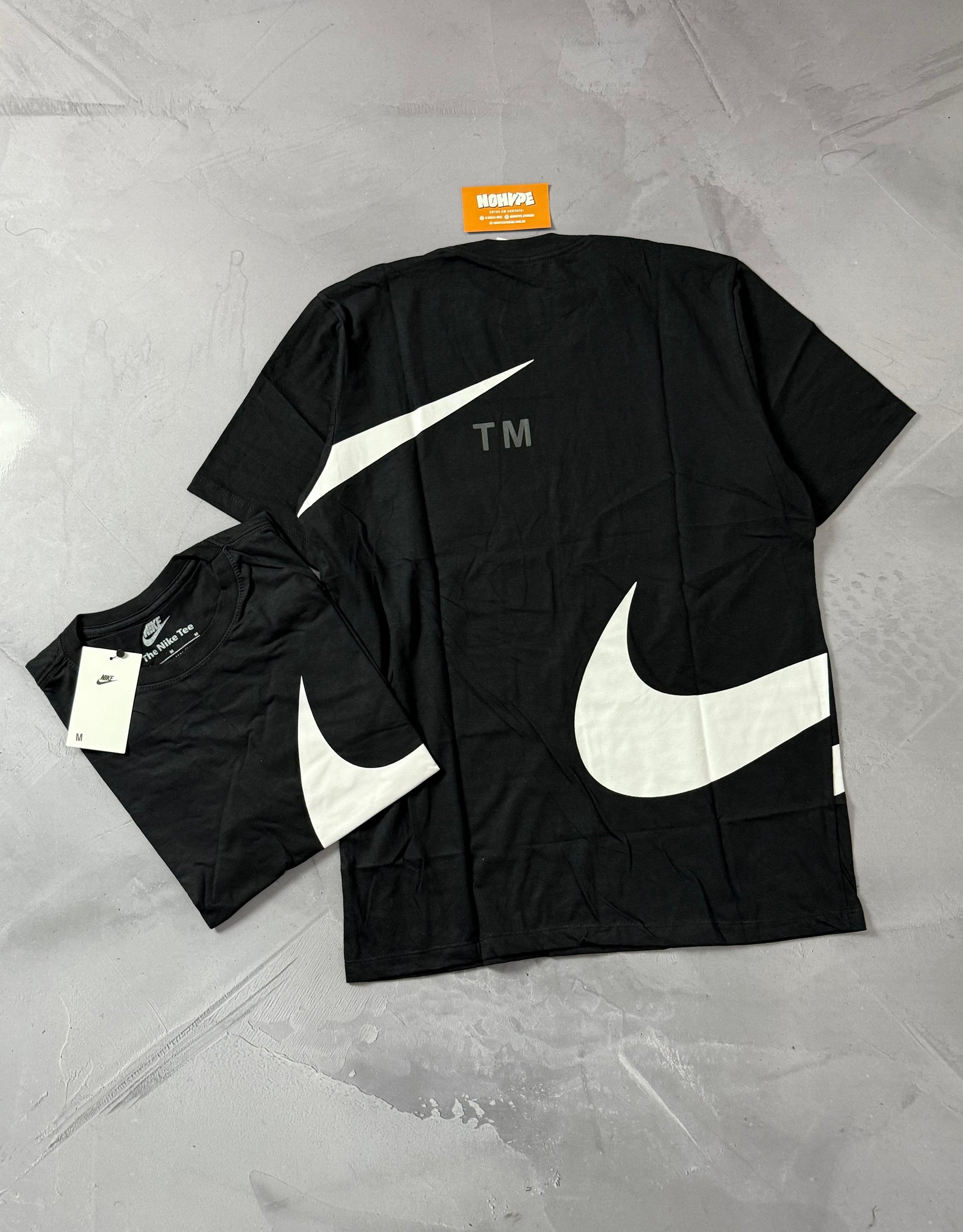 Camiseta Nike Big Swoosh TM - Preto