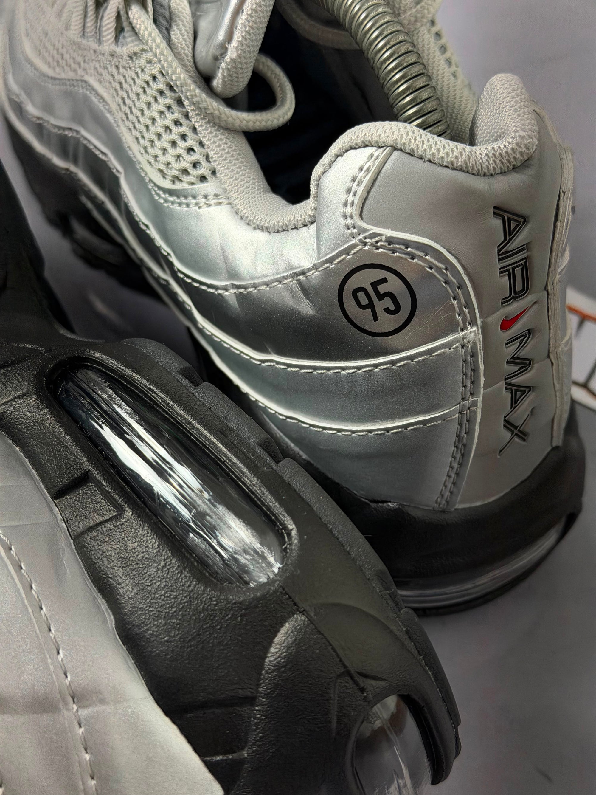Tênis Nike Air Max 95 x Total 90 - Cinza