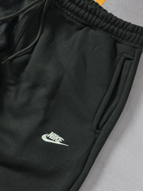 Calça Moletom Nike Club - Preto