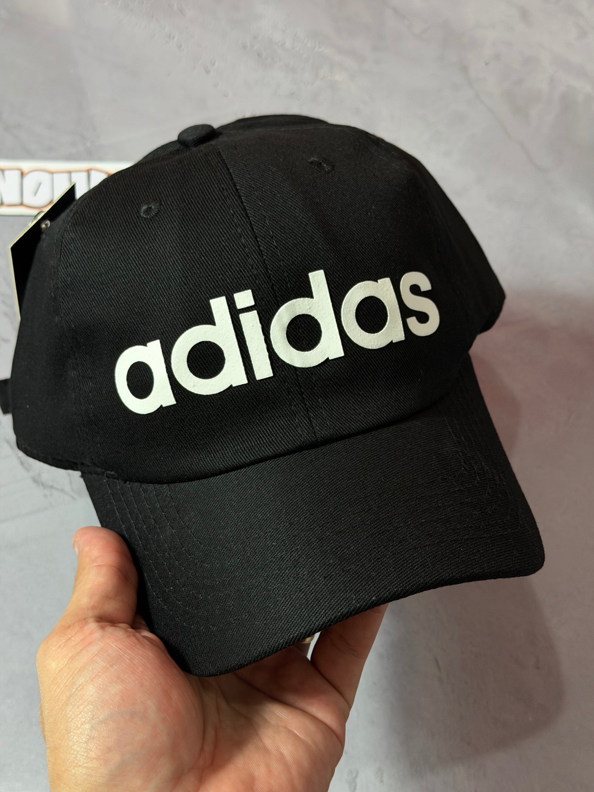 Boné Adidas Letreiro 2 - Preto