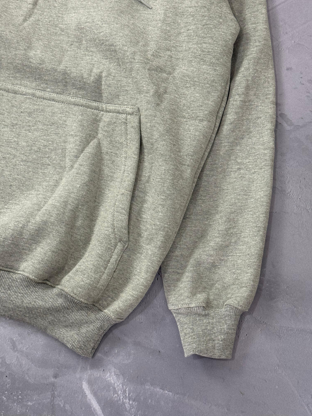 Moletom Nike Essentials Bordado - Cinza