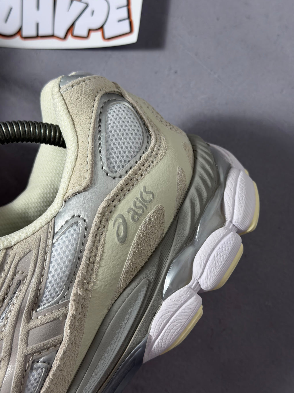 Tênis Asics Gel NYC - Bege