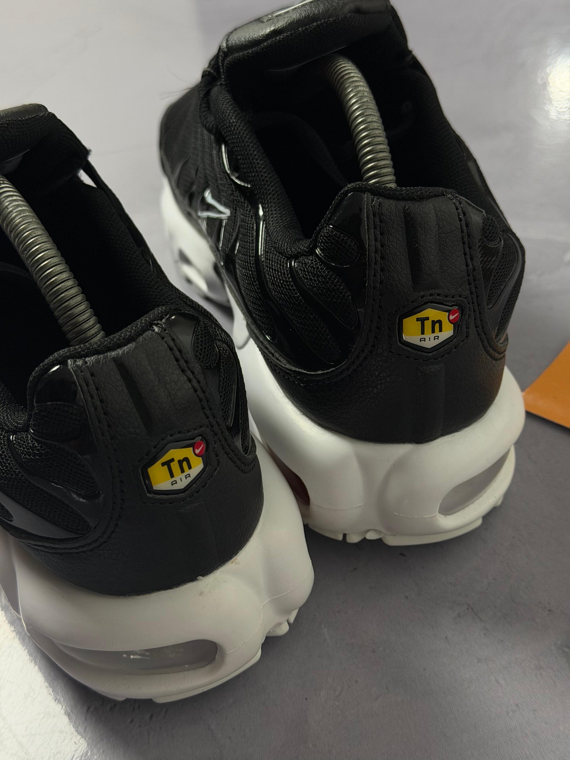 Tênis Nike Air Max Plus TN - Black White