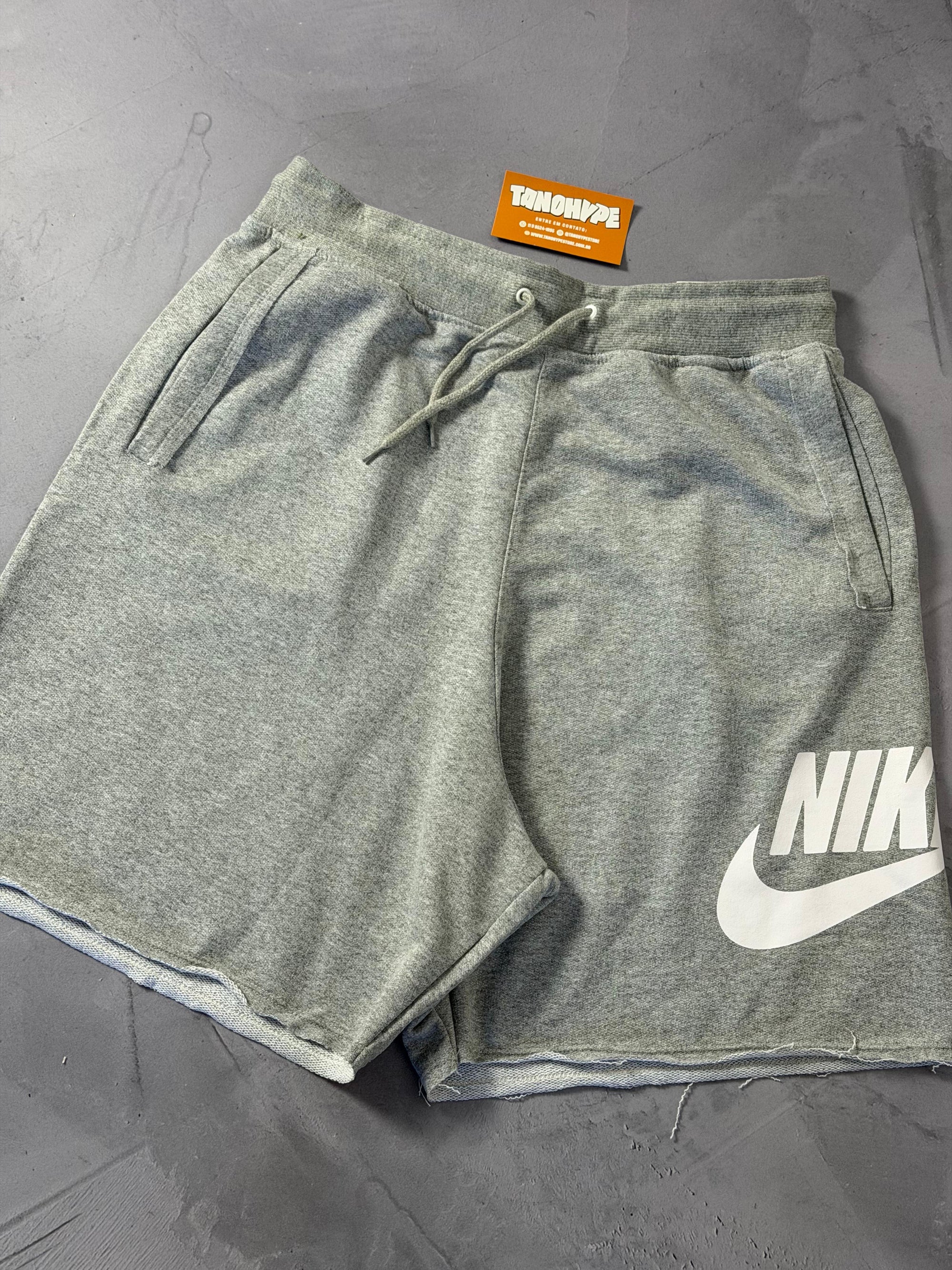 Shorts Moletom Nike Icon - Cinza