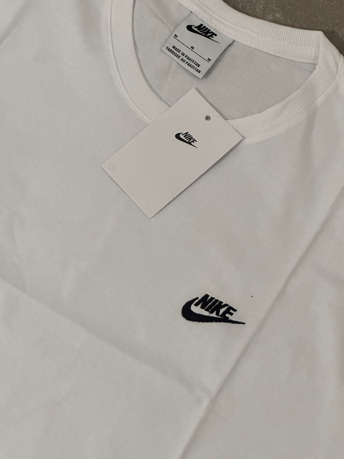 Camiseta Nike Club - Branca