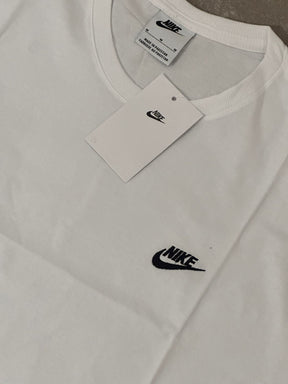 Camiseta Nike Club - Branca