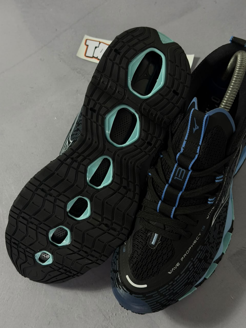 Tênis Mizuno Wave Prophecy 13 - Preto e Azul
