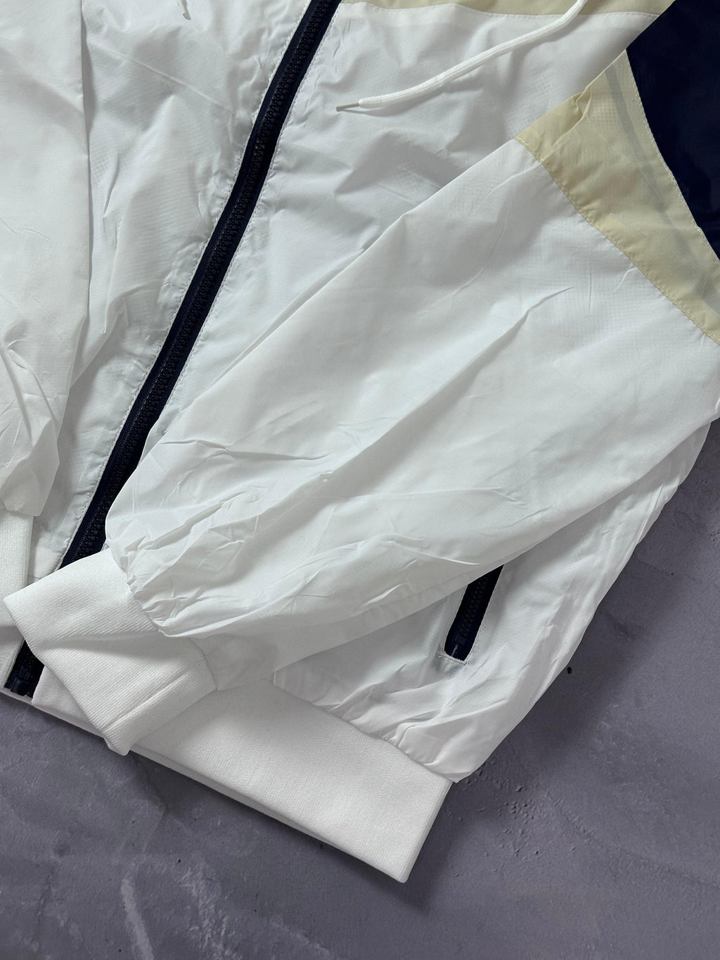 Corta Vento Nike Windrunner - Azul e Creme