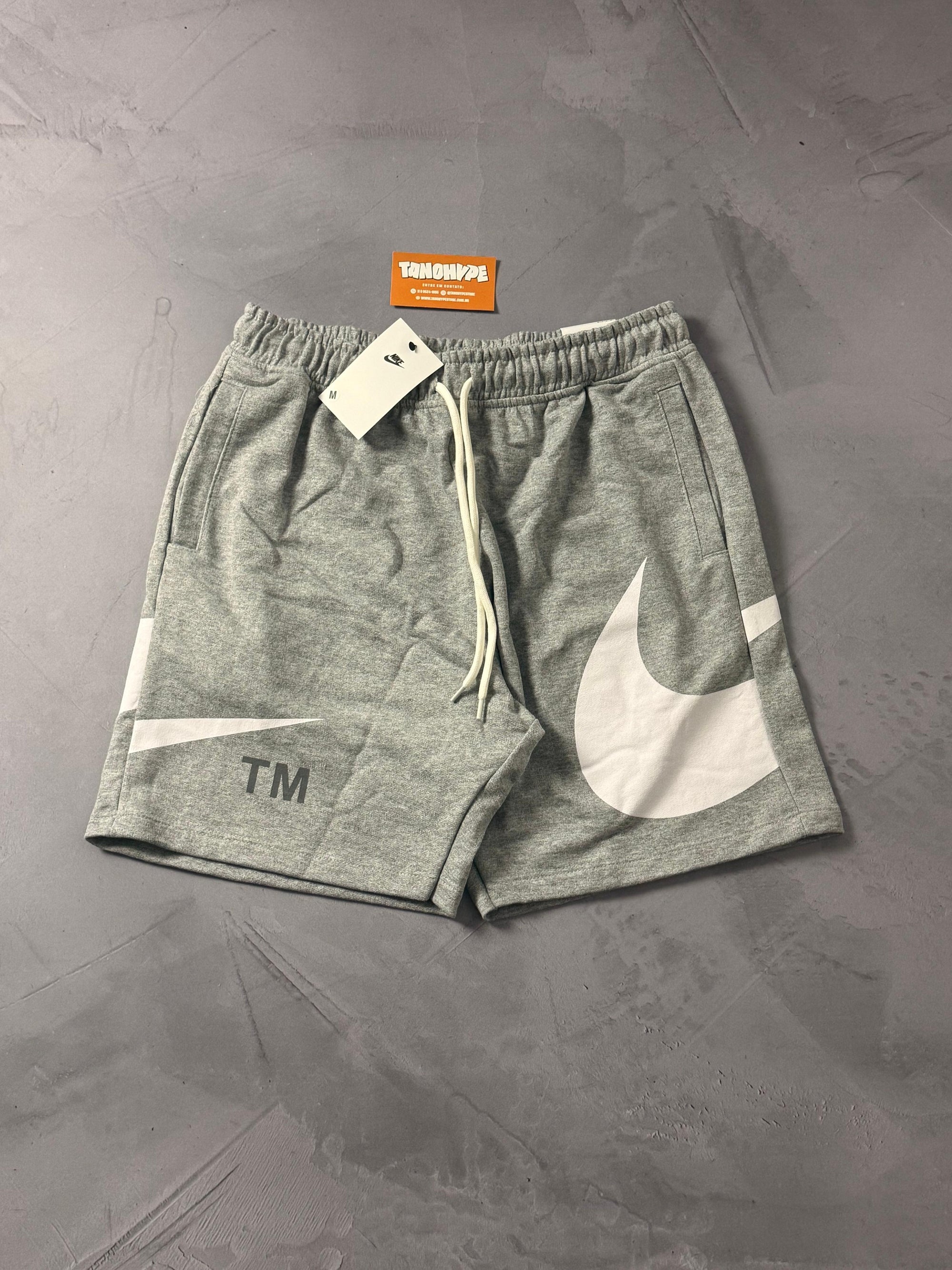 Shorts Moletom Nike Big Swoosh TM - Cinza