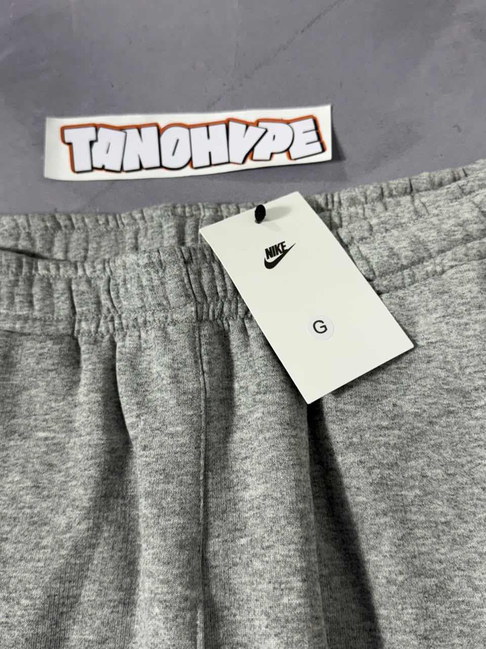 Shorts Moletom Cargo Nike Club - Cinza