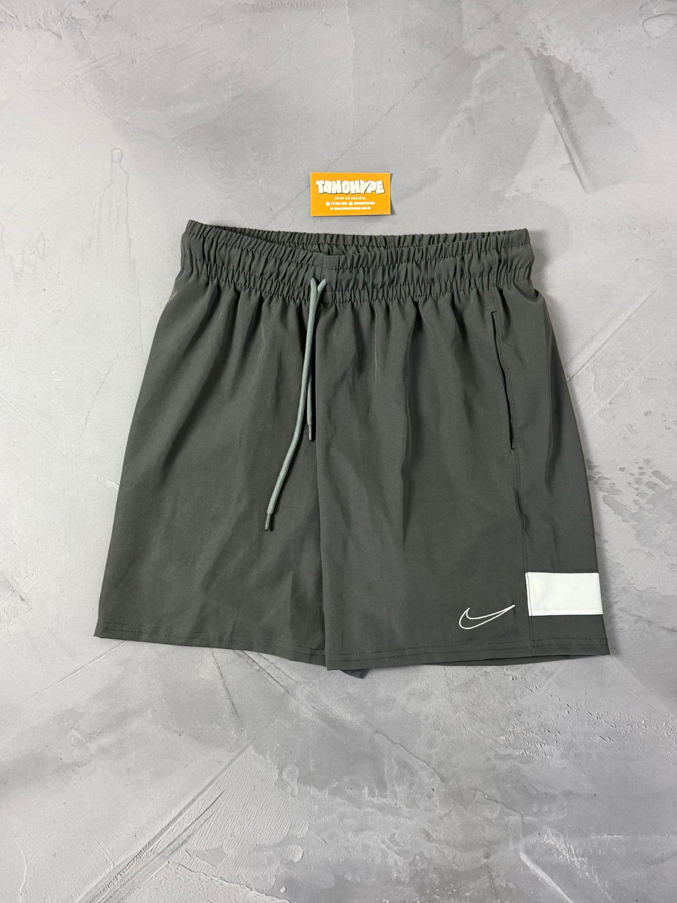 Shorts Tactel Nike Academy - Cinza