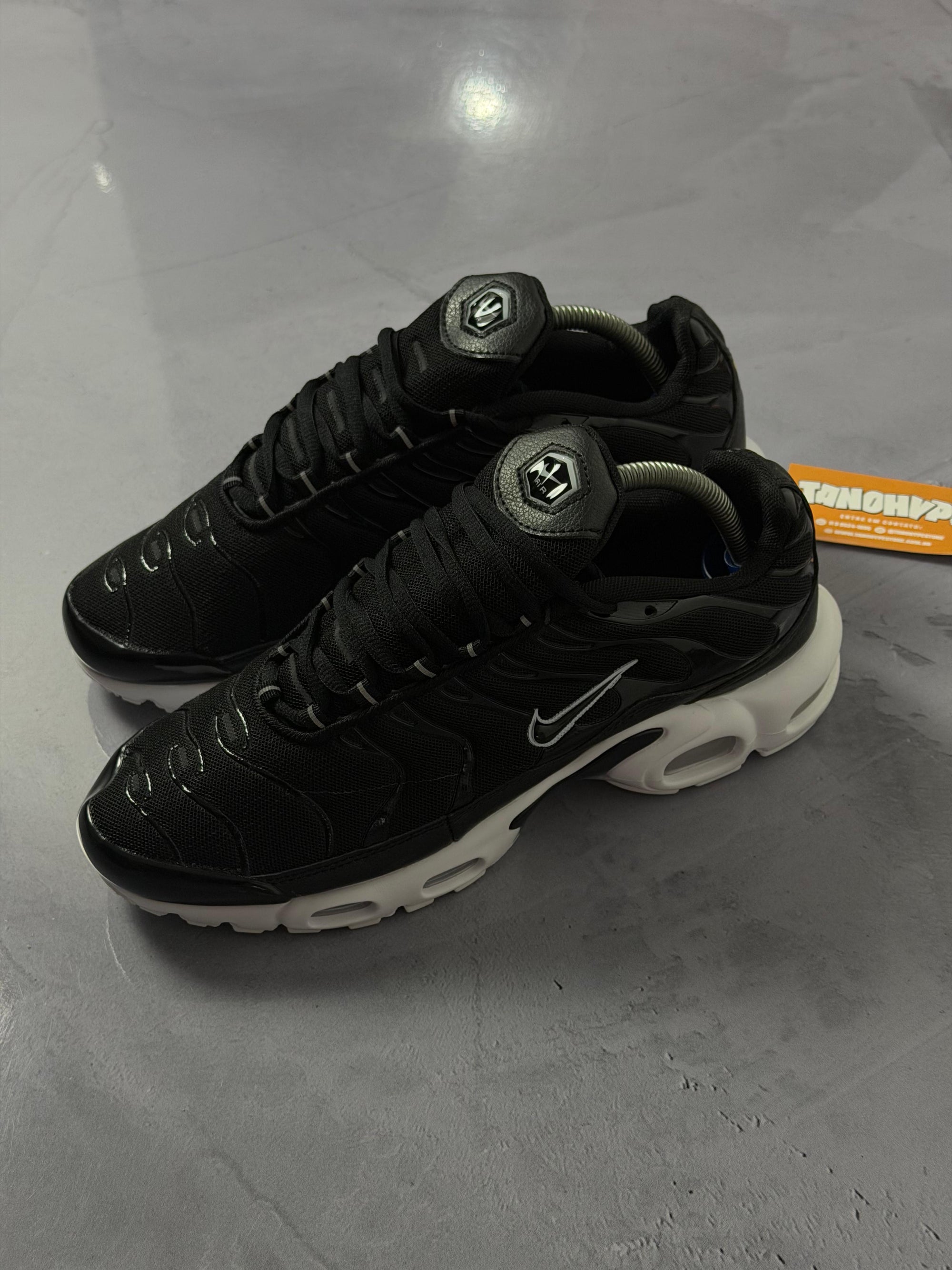 Tênis Nike Air Max Plus TN - Black White