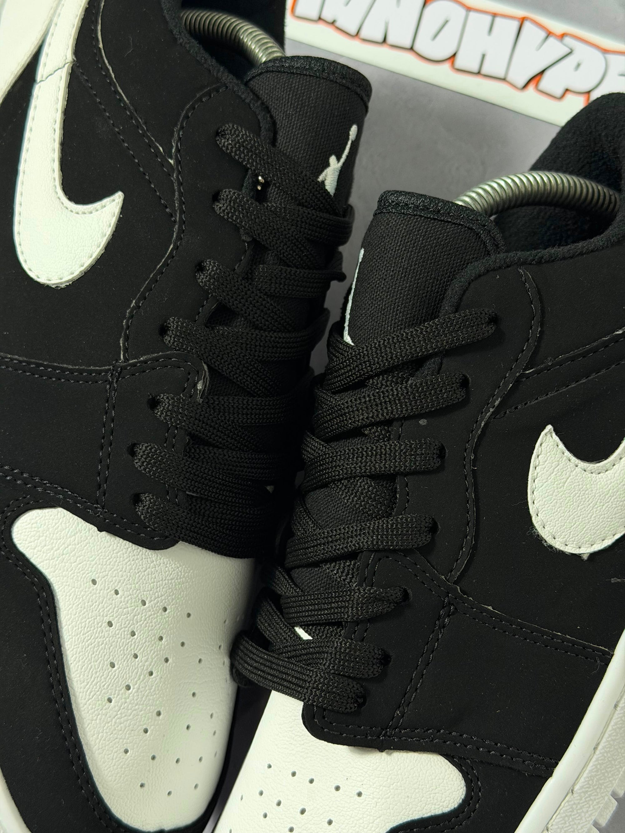 Tênis Nike Air Jordan Low 1 - Black/White