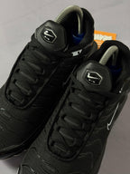 Tênis Nike Air Max Plus TN - Preto Branco