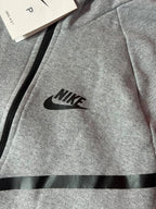 Conjunto Nike Tech Fleece - Cinza
