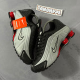 Tênis Nike Shox R4 - Cinza/Vermelho