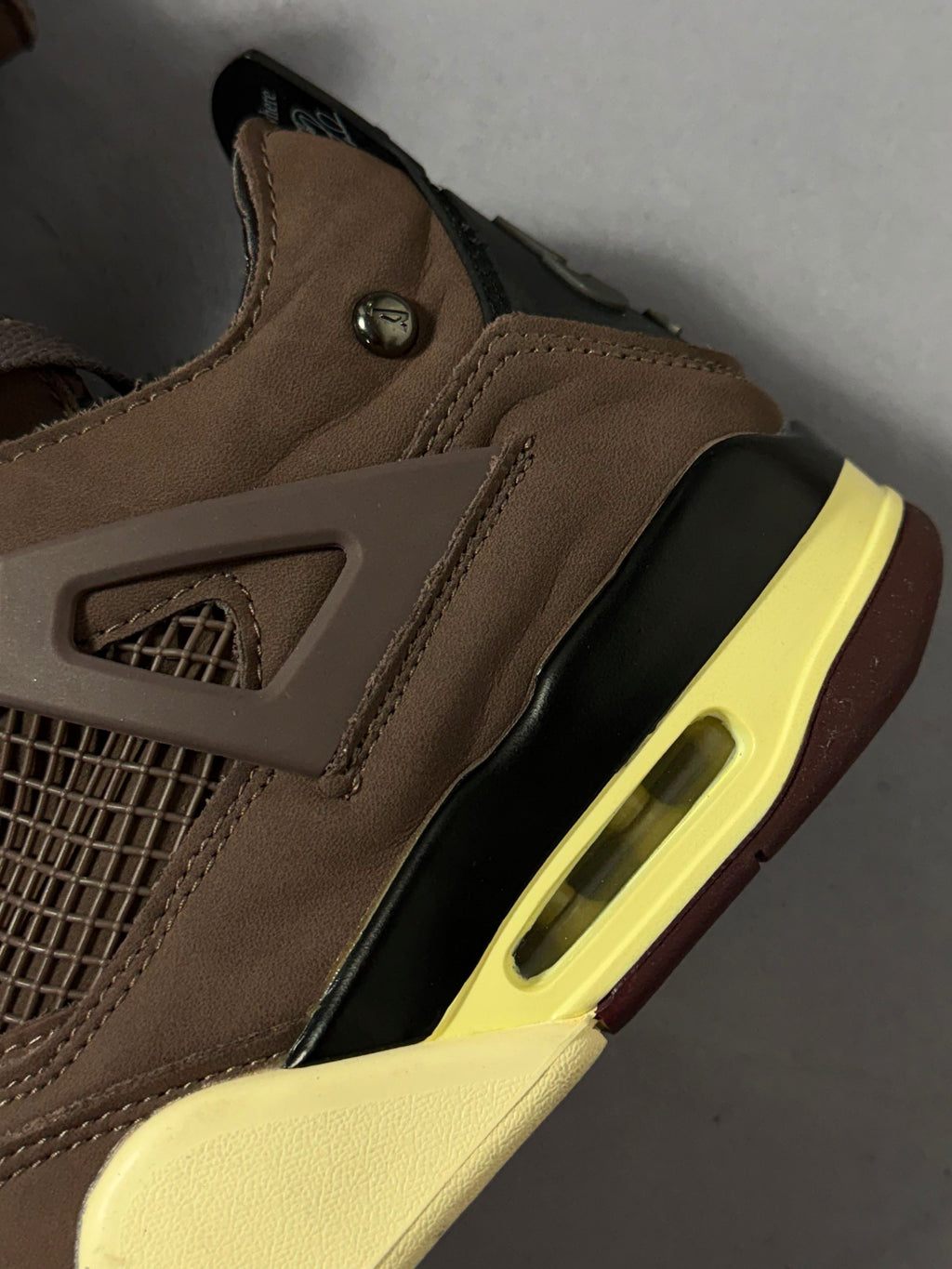 Tênis Nike Air Jordan 4 - Marrom