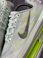 Tênis Nike Vomero - Barely Volt