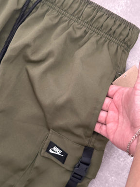 Shorts Tactel Nike Cargo - Verde