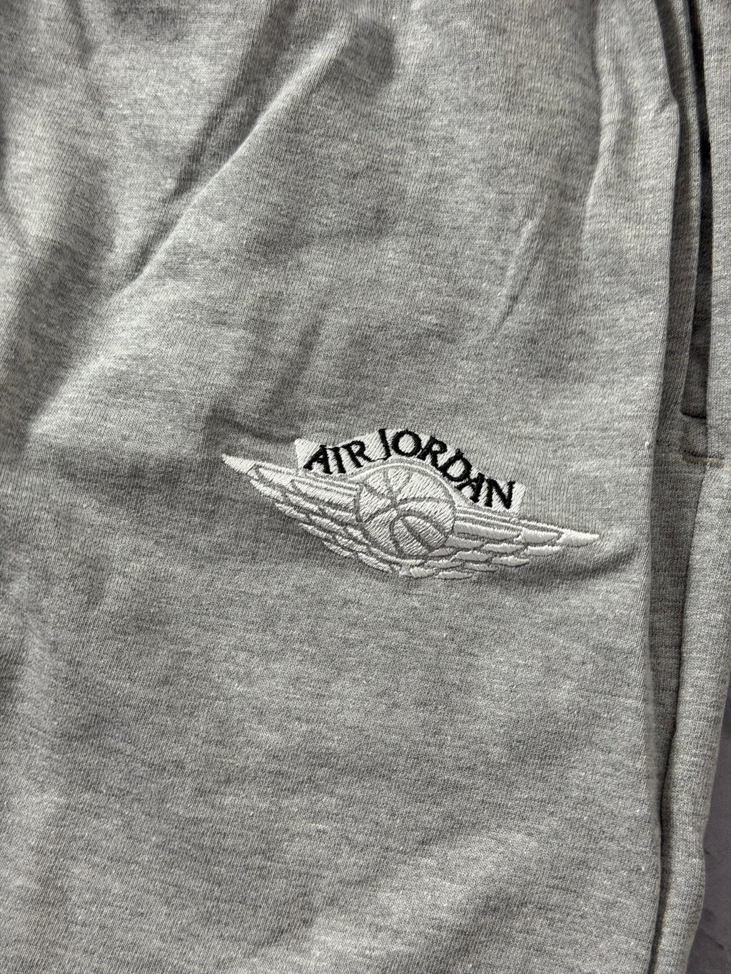 Shorts Moletom Air Jordan - Cinza
