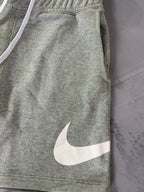 Shorts Moletom Nike Big Swoosh - Cinza