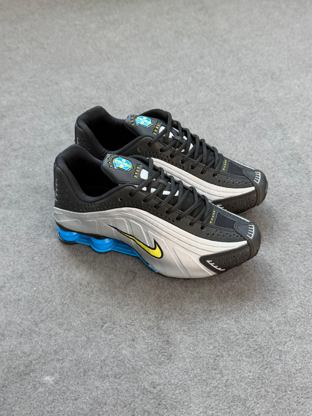 Tênis Nike Shox R4 - Seleção BRA
