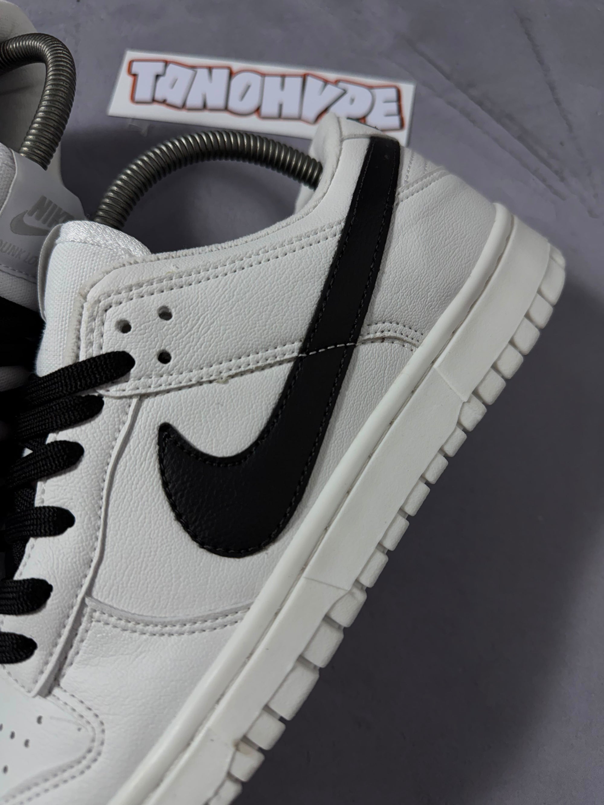 Tênis Nike Dunk Sb Low - Branco/Preto
