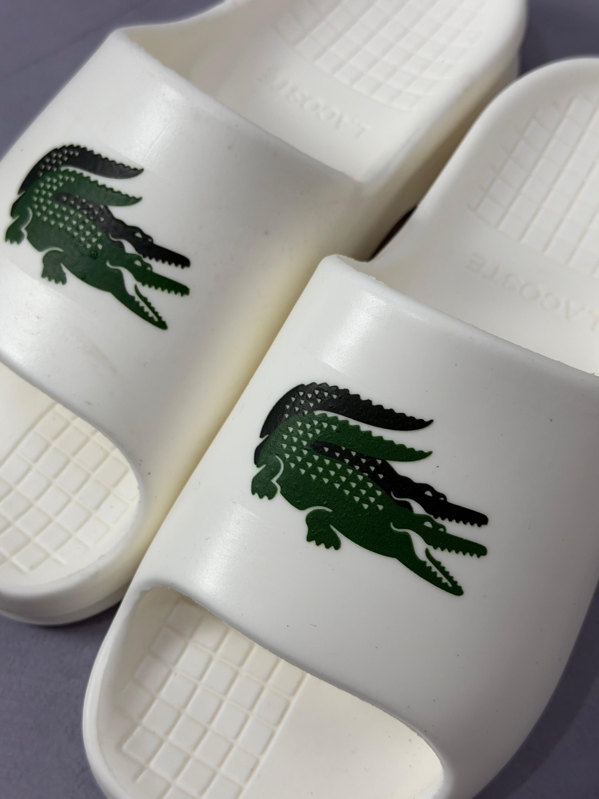 Chinelo Slide Lacoste - OffWhite