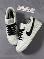 Tênis Nike Dunk Sb Low - Branco/Preto