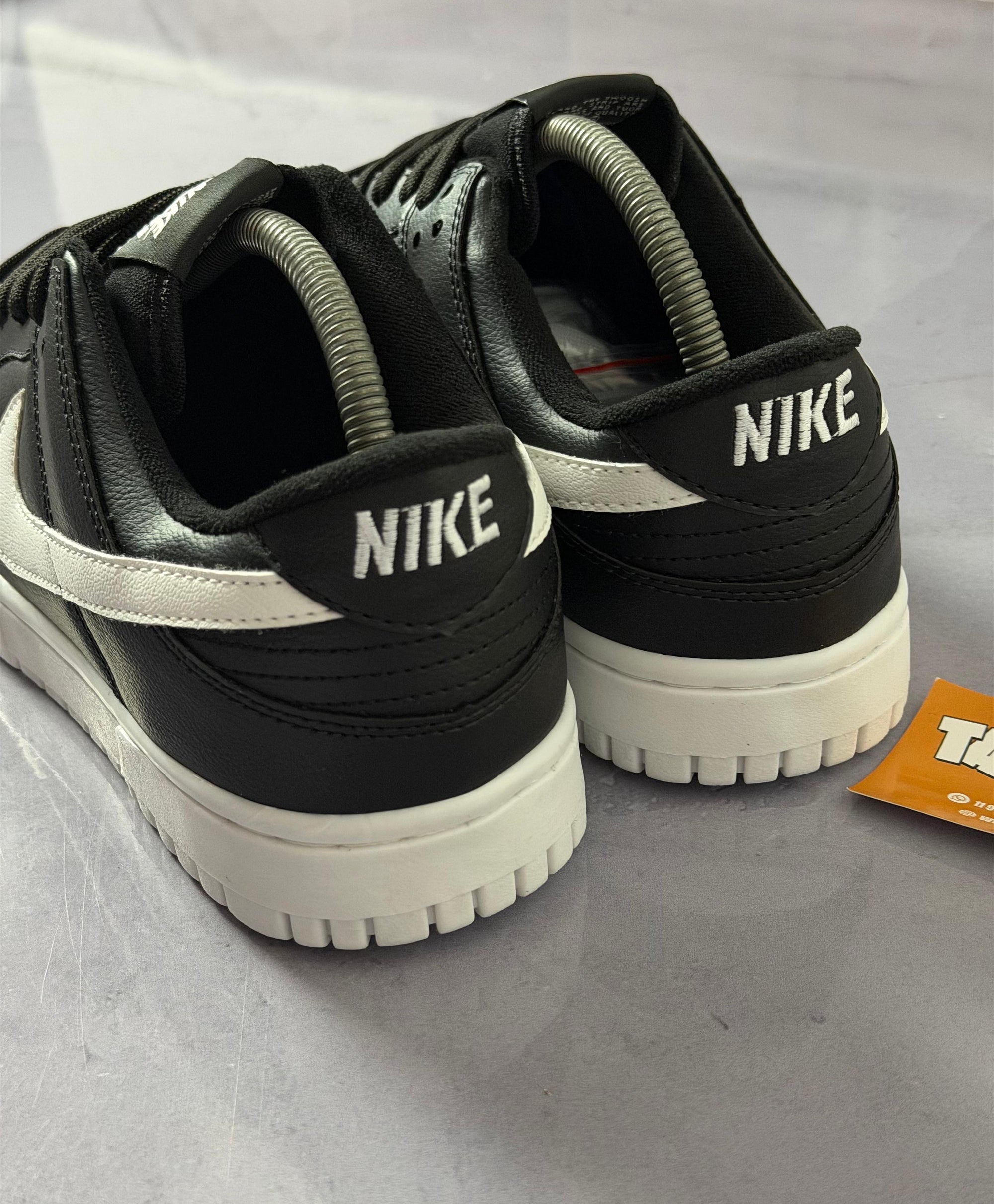 Tênis Nike Dunk Sb Low - Preto/Branco