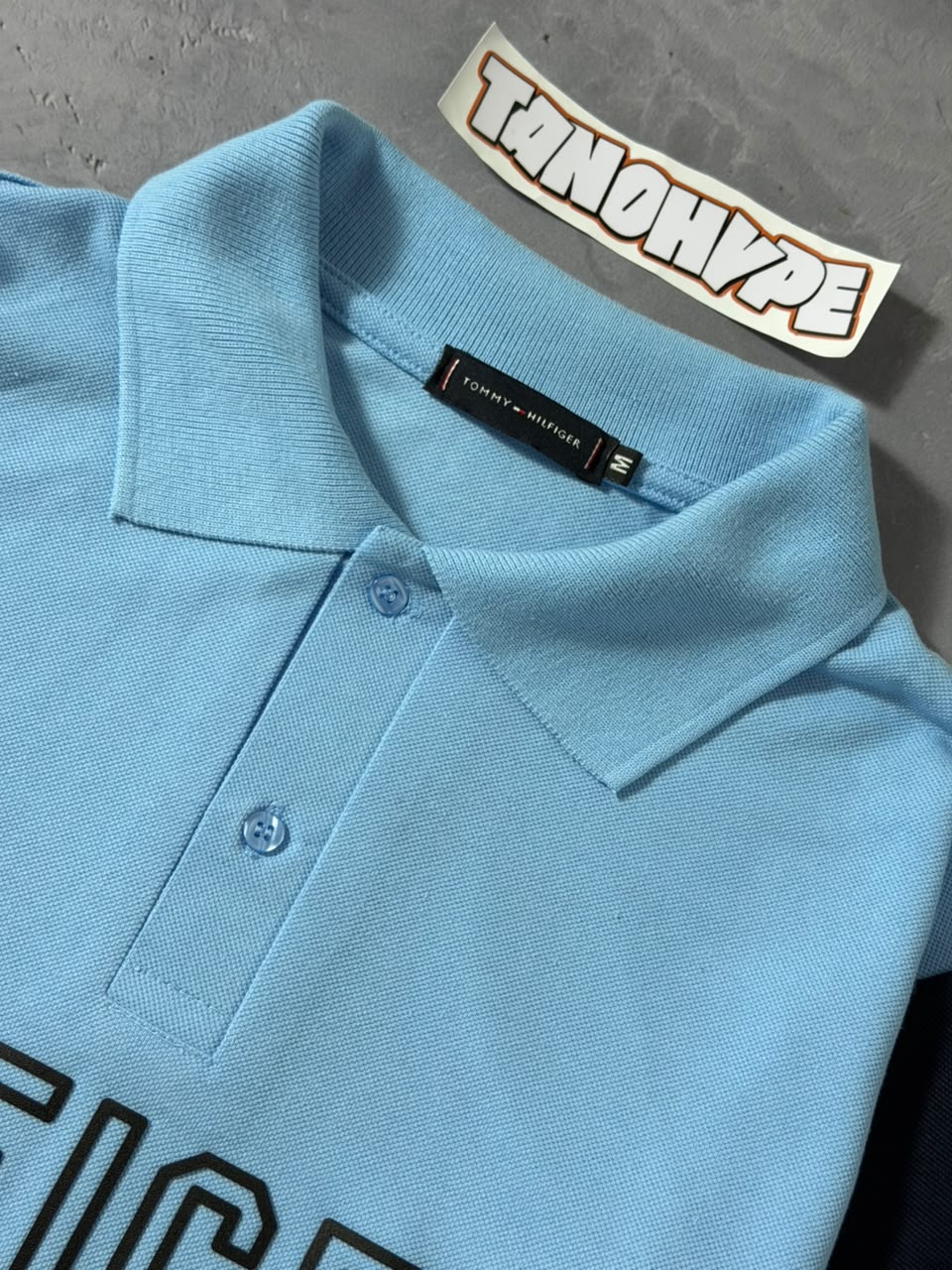 Polo Tommy Hilfiger Letreiro - Azul