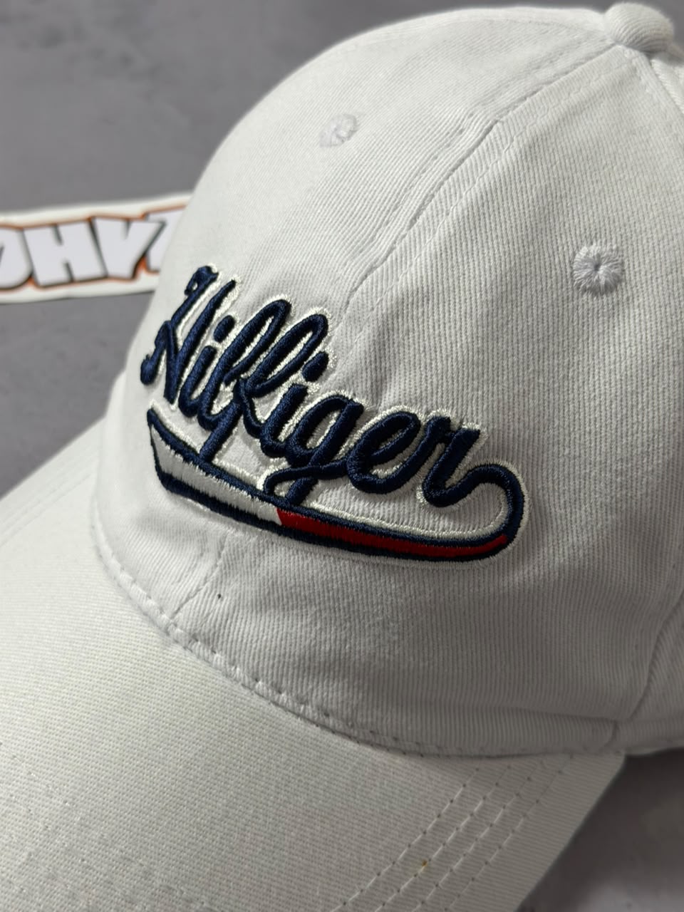 Boné Tommy Hilfiger Escrita - Branco