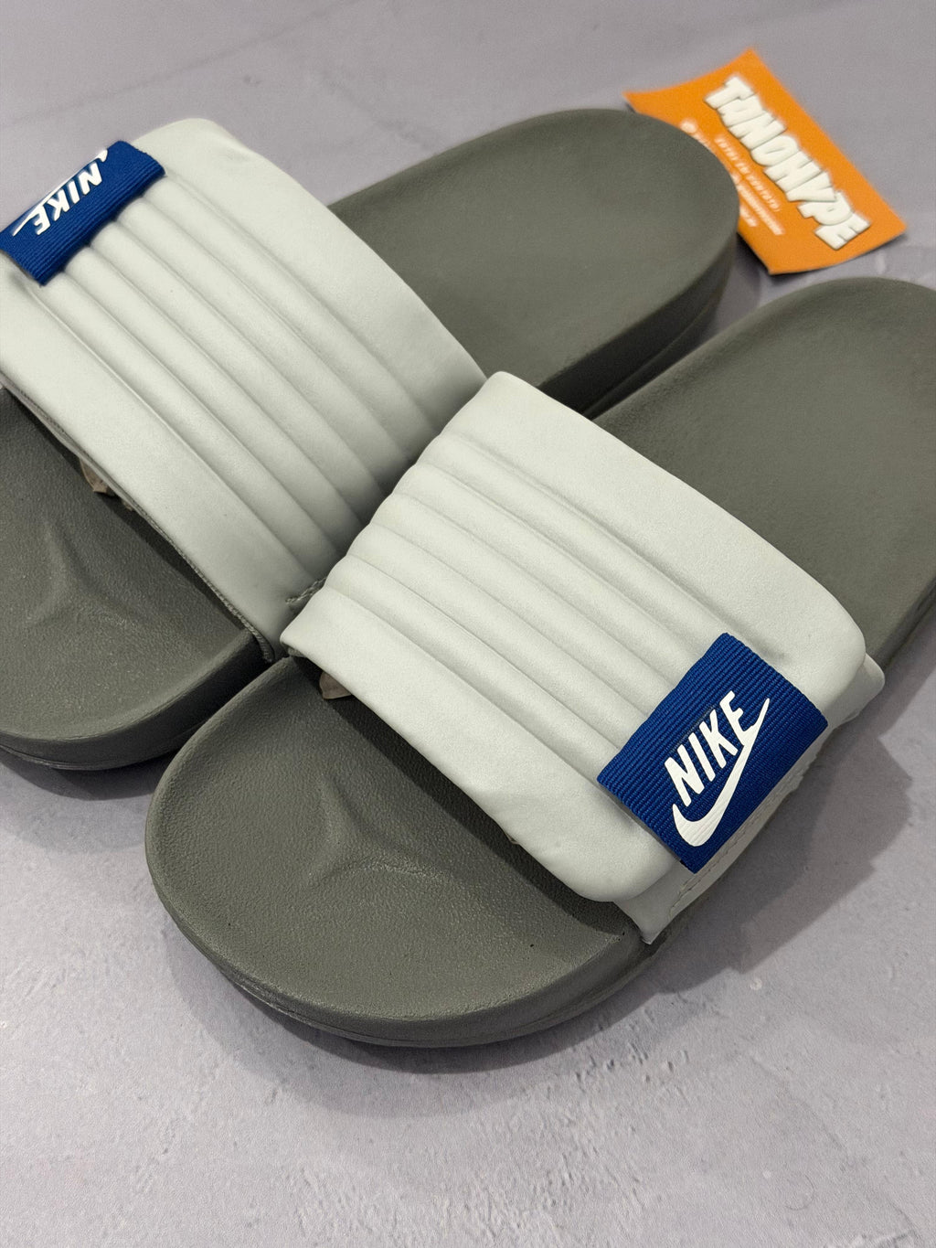 Chinelo Slide Nike Offcourt Adjust - Cinza
