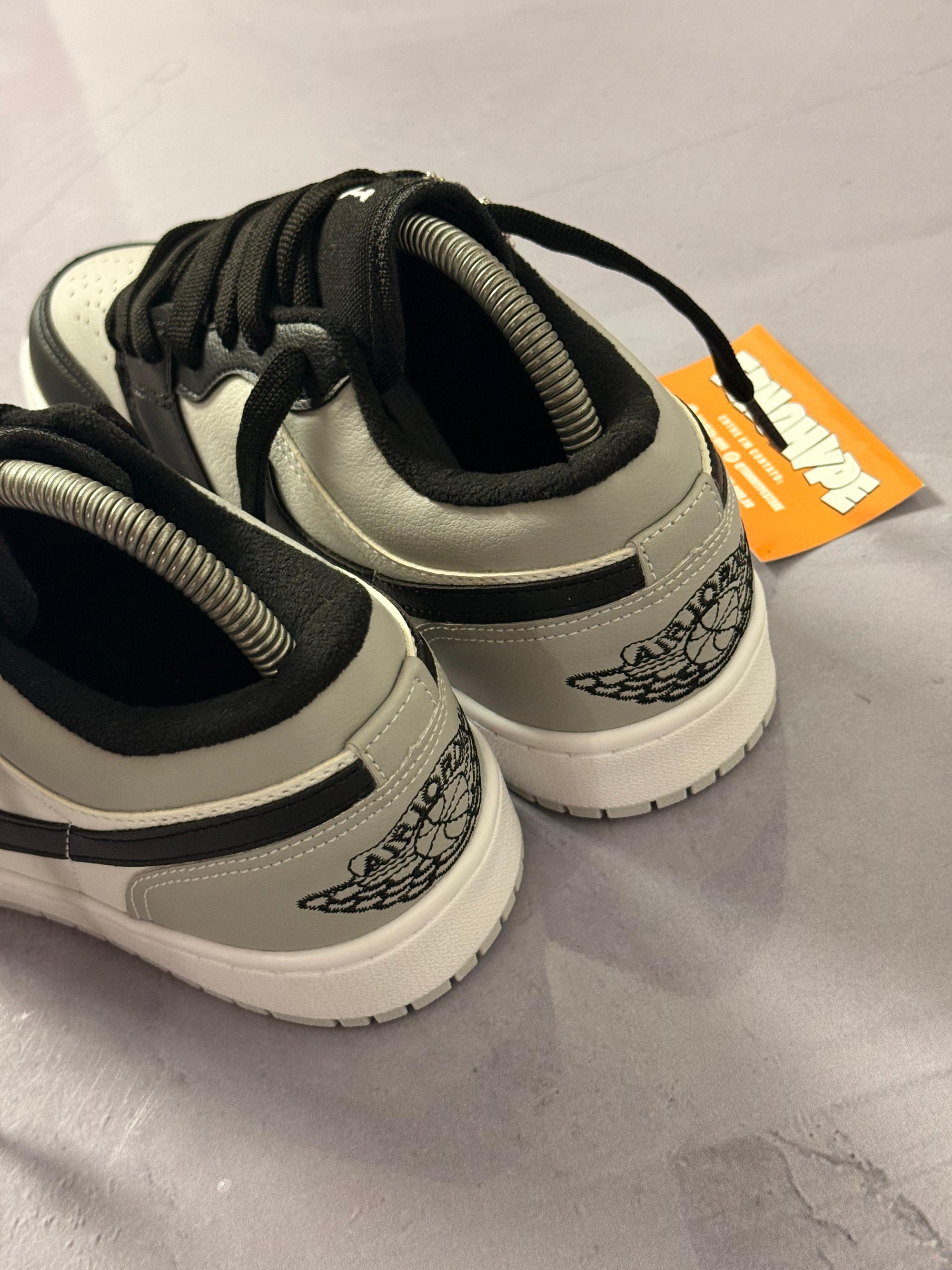 Tênis Nike Air Jordan Low 1 - Cinza/Branco