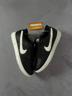 Tênis Nike Dunk Sb Low - Preto/Branco