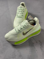 Tênis Nike Vomero - Barely Volt