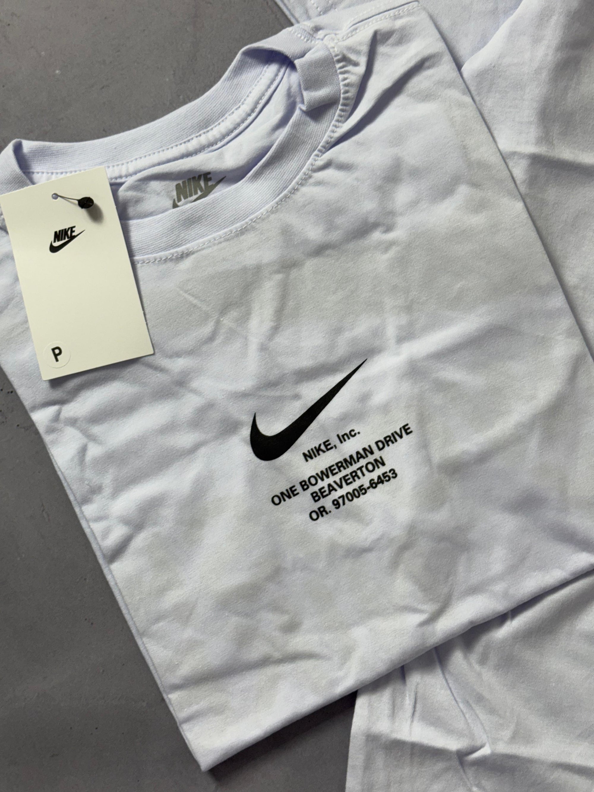 Camiseta Nike By Swoosh - Branca
