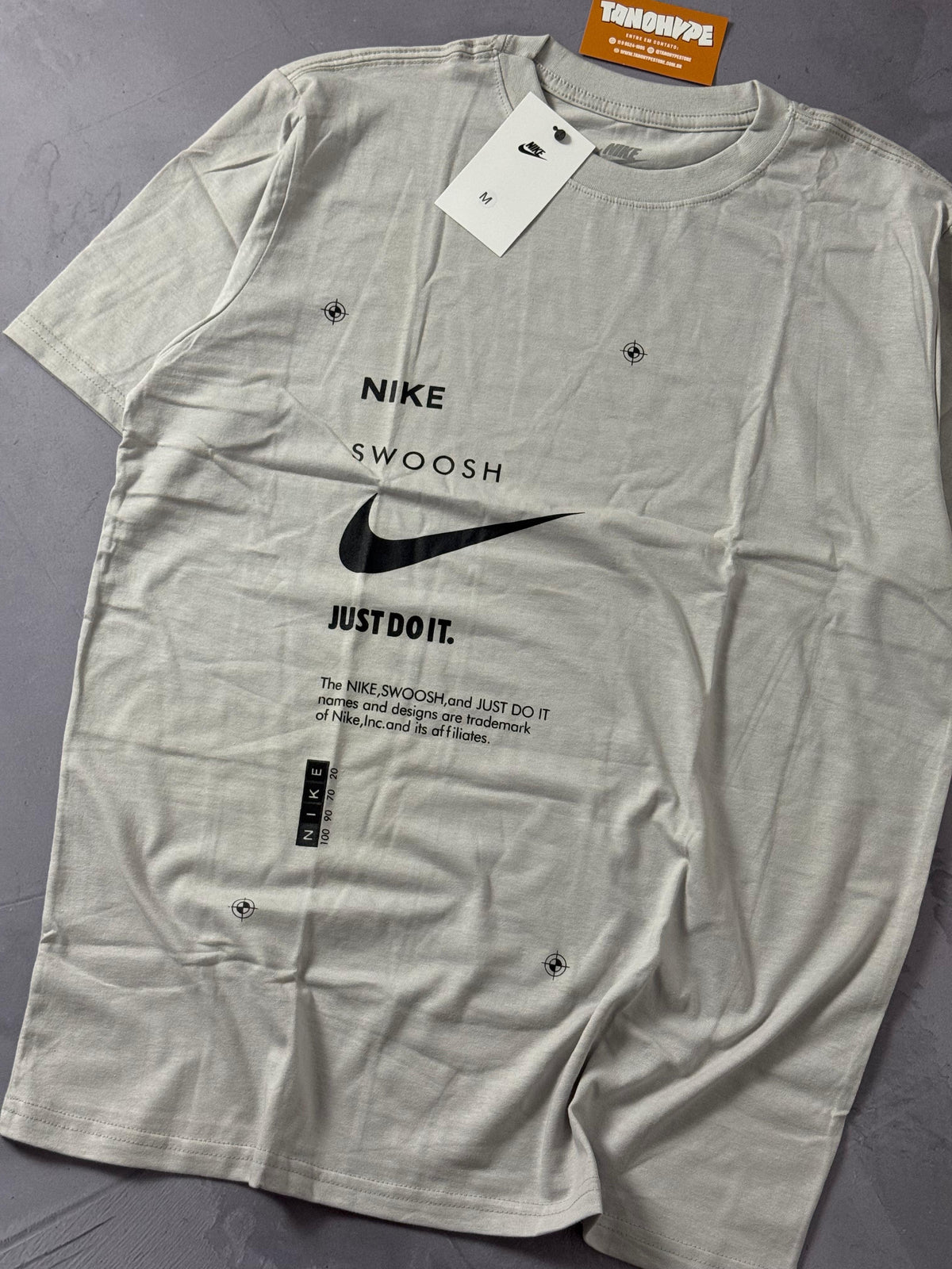 Camiseta Nike Swoosh + Just do IT - Cinza Smoke