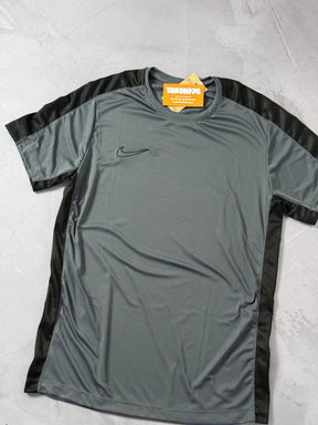 Camiseta Nike Dri Fit Academy 23 - Cinza