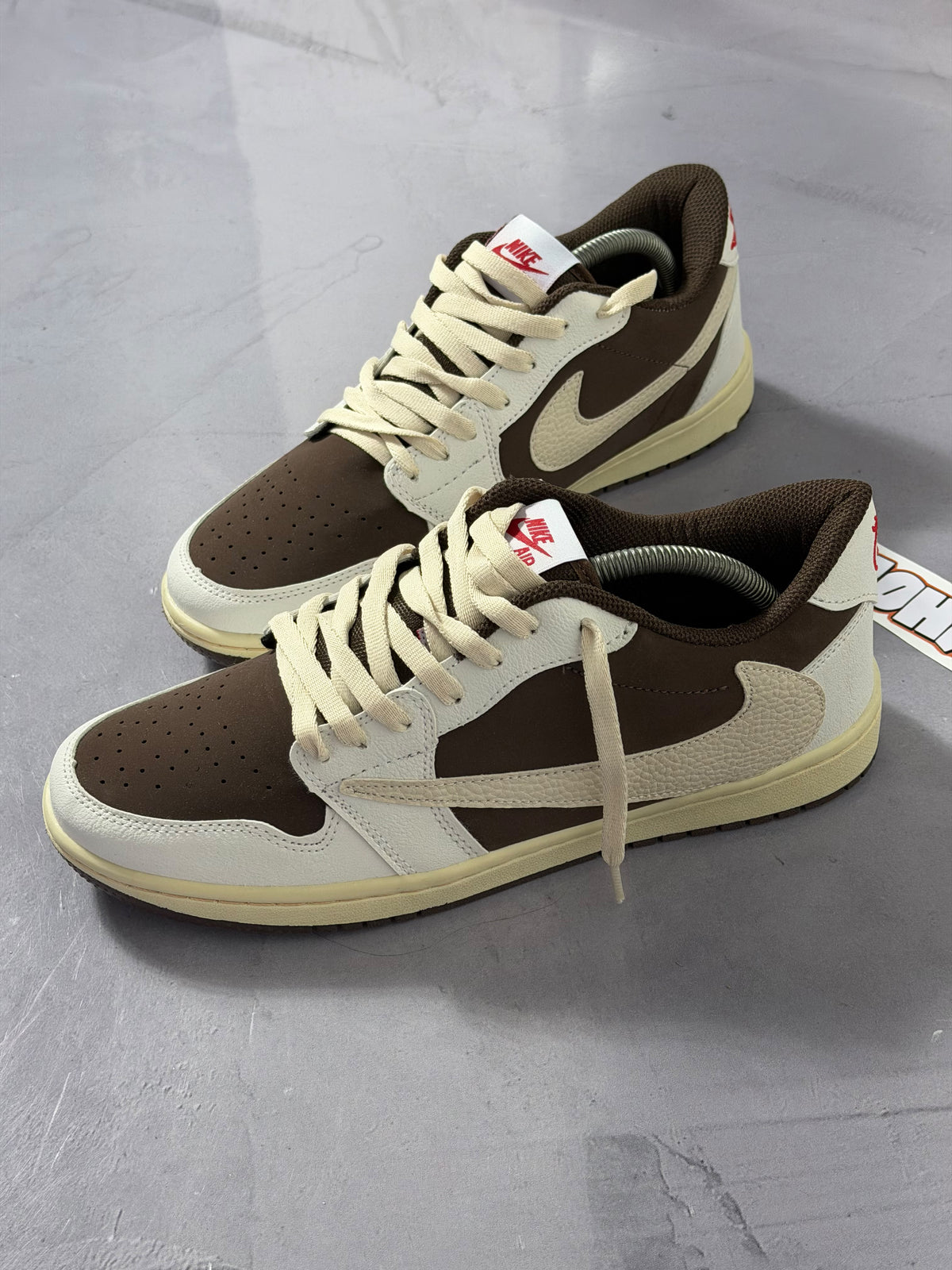 Tênis Nike Air Jordan Low 1 x Travis - Reverse Mocha