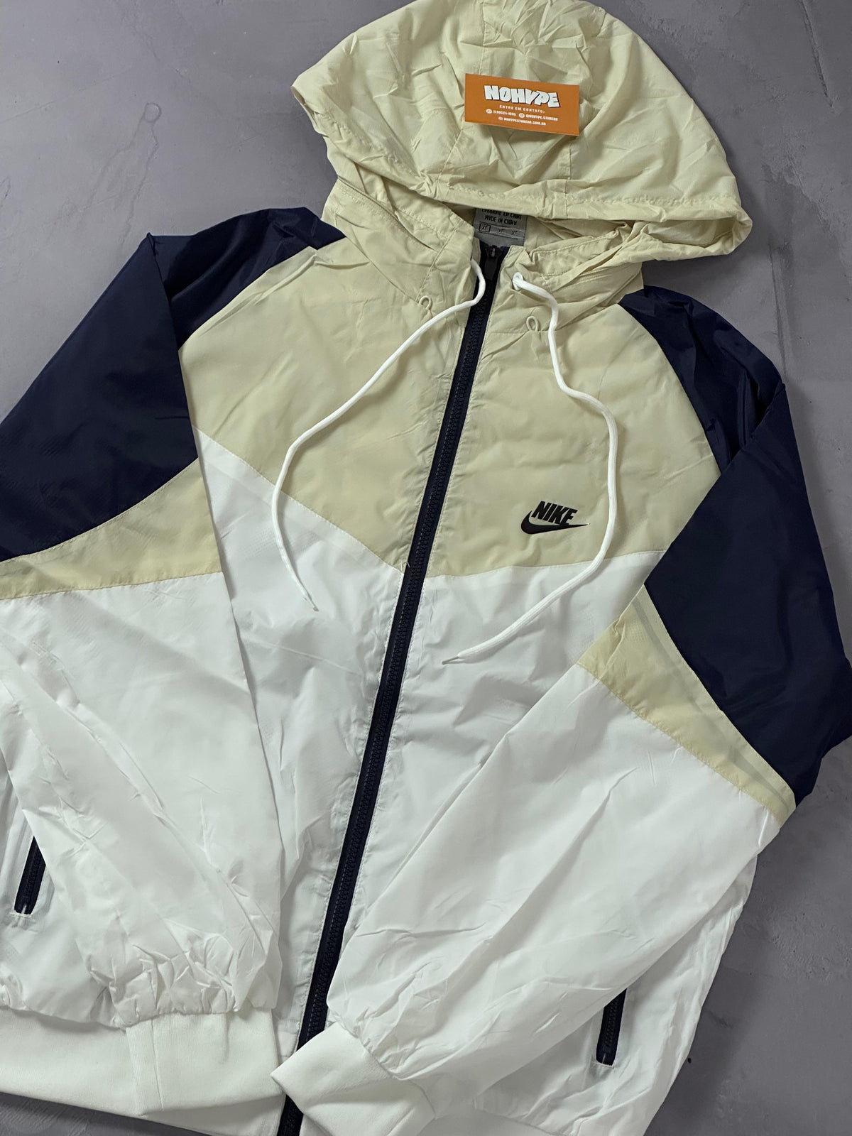 Corta Vento Nike Windrunner - Azul e Creme
