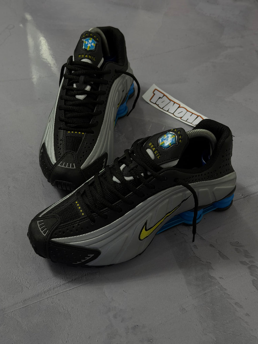 Tênis Nike Shox R4 - Seleção BRA