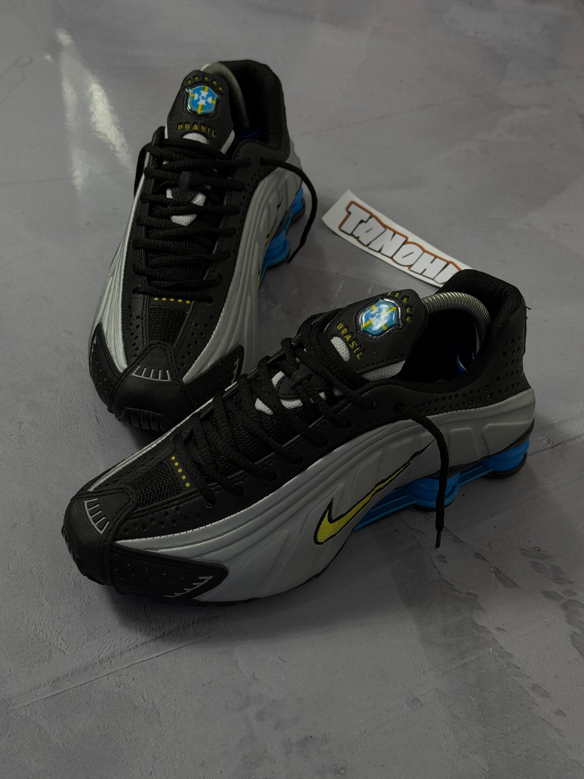 Tênis Nike Shox R4 - Seleção BRA