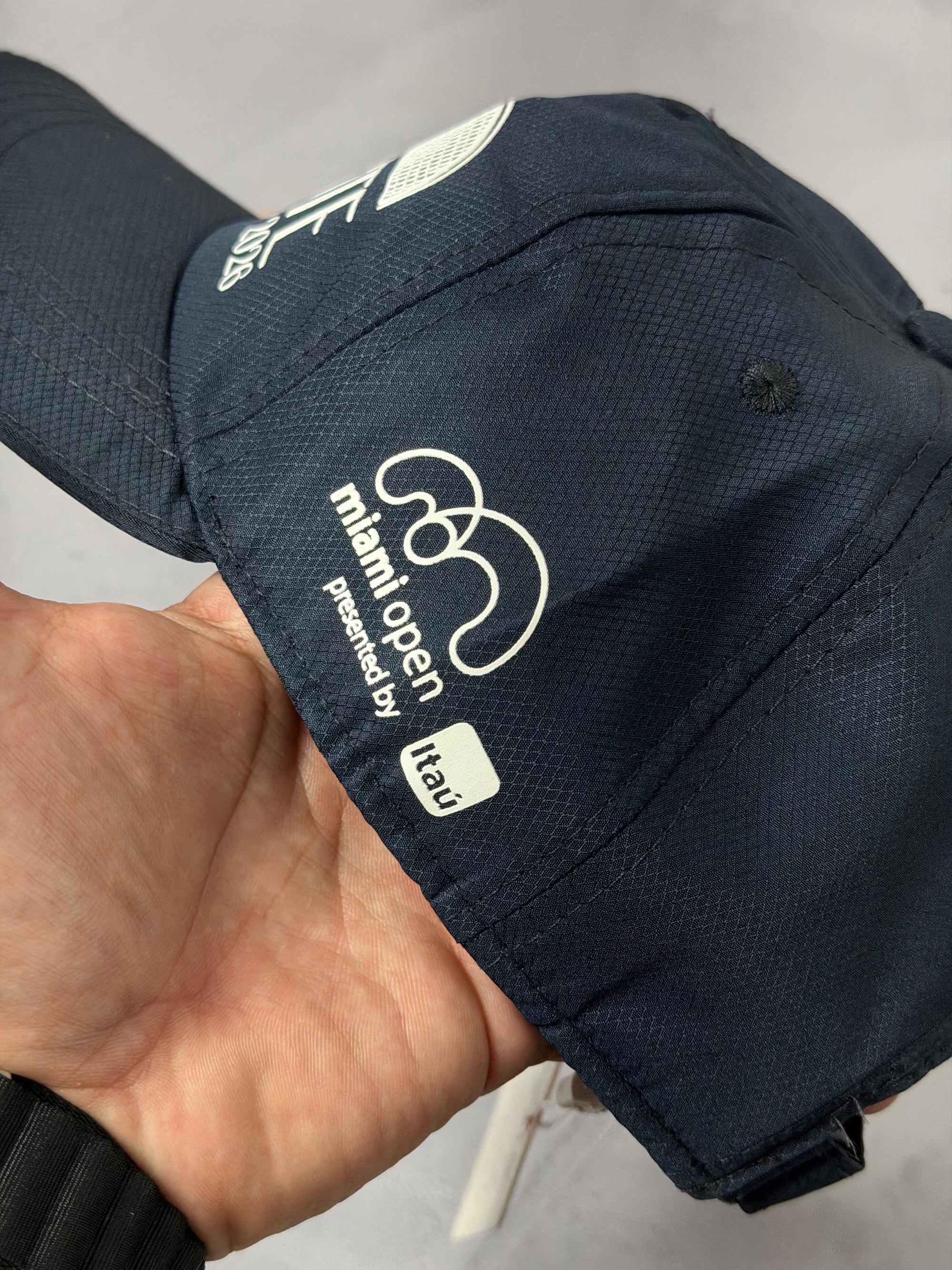 Boné Lacoste Miami Open 2026 - Azul Marinho