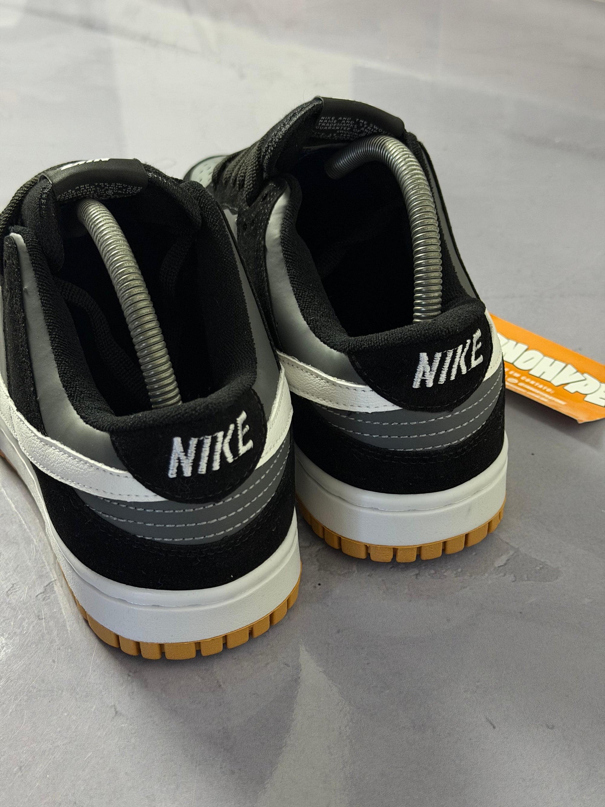 Tênis Nike Dunk - Camurça