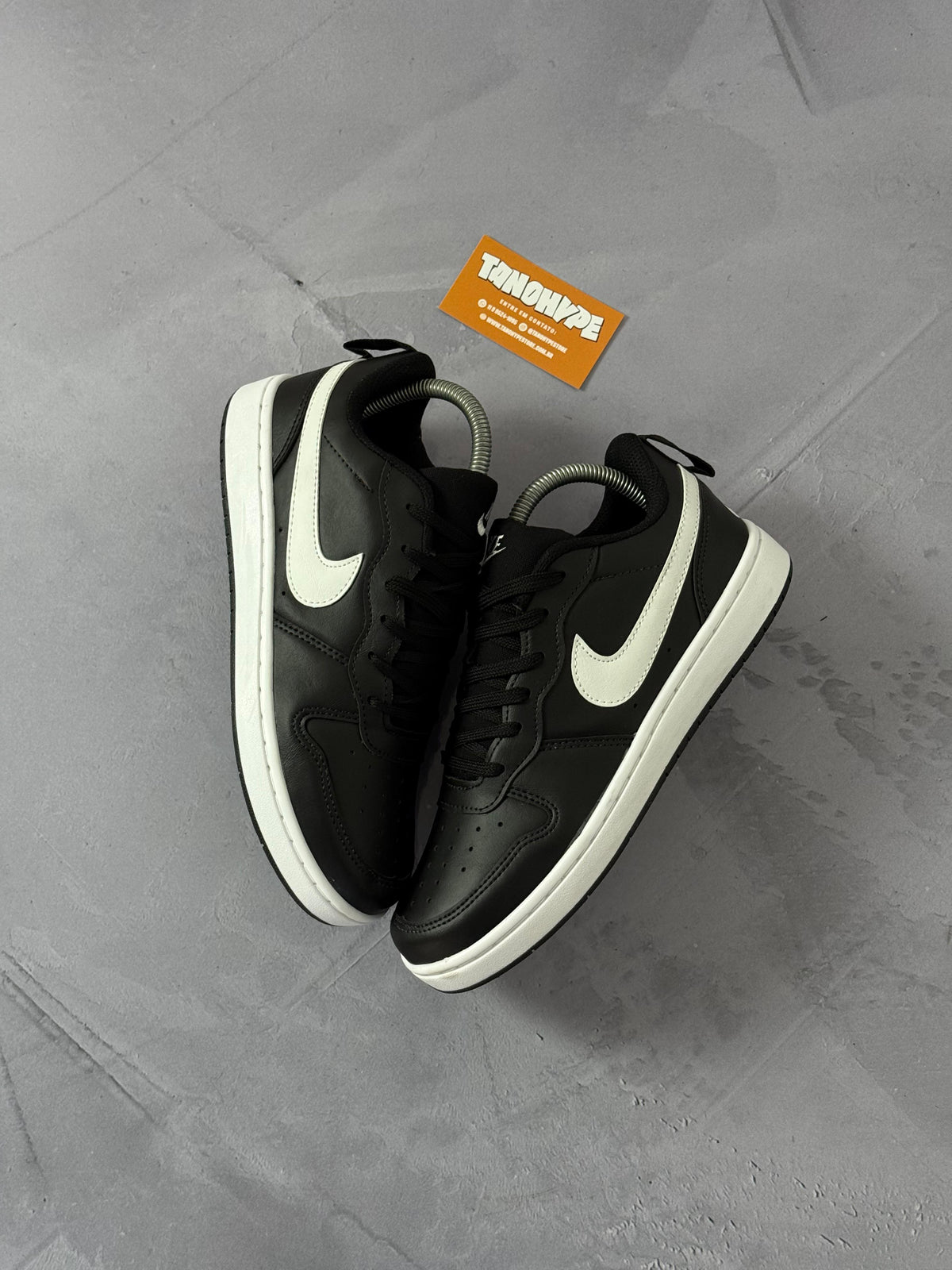 Tênis Nike Borough - Preto e Branco